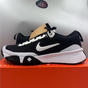Nike Air Diamond Varsity Turf Black White BRAND NEW Size 10.5